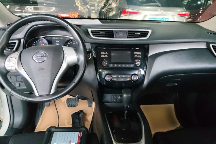 Used Nissan X-Trail 2015 2.0L CVT Comfort MAX Edition 2WD