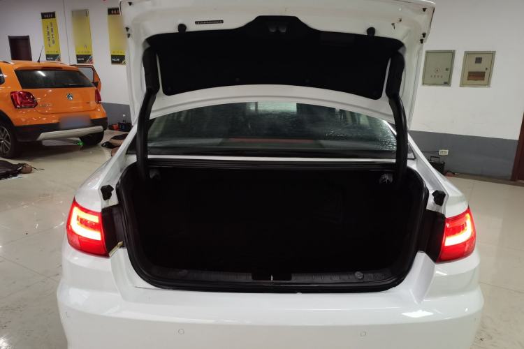 Used Geely Auto Emgrand GL 2017 1.8L Manual Elite Model
