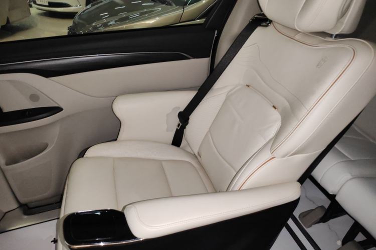 Used Buick GL8 2023 ES Lu Zun Comfort Model
