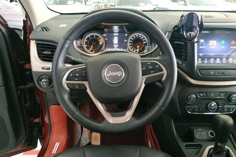 Used  Cherokee 2016 2.0L Superior Edition
