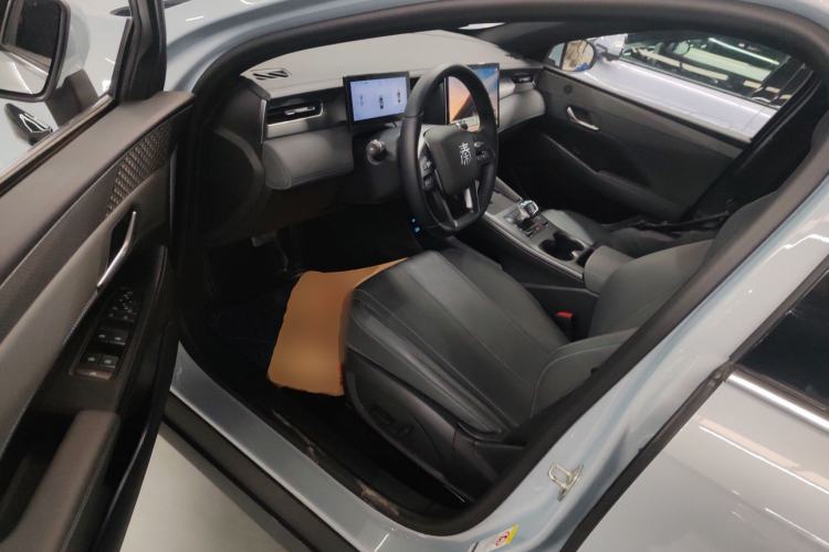 Used BYD Qin PLUS 2025 DM-i Smart Drive 120KM Superior Model
