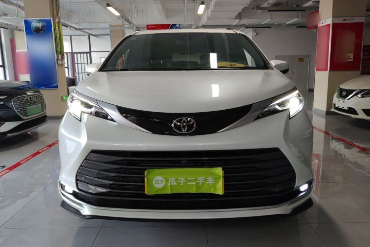 Used Toyota Sienna 2024 2.5L Hybrid Four-Wheel Drive Prestige Edition