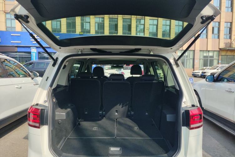 Used Volkswagen Touran 2018 Volkswagen Touran L 280TSI DSG Comfort Edition 7 Seats China VI Standard