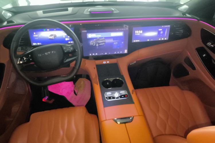 Used  Lanyue C-DM 2025 180 Ultra-Long Range Ultra All-Wheel Drive 6-Seater
