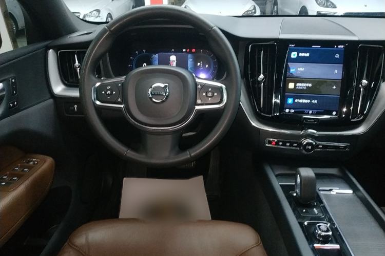 Used Volvo XC60 2022 B5 4x4 Zhiyi Luxury Edition
