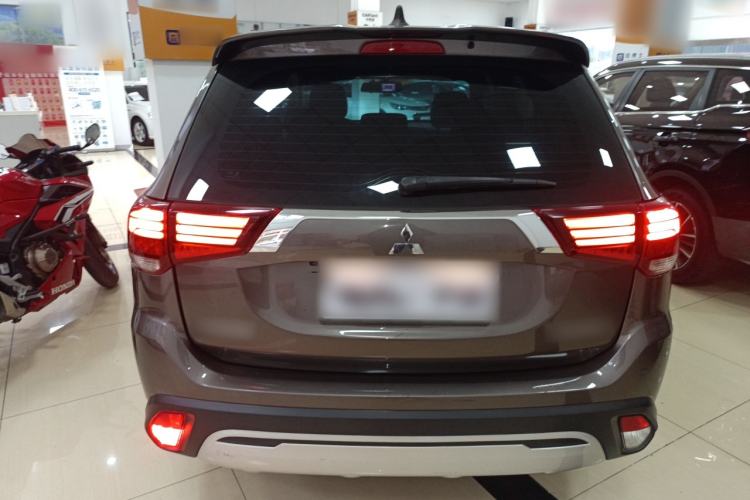 Used Mitsubishi Outlander 2019 2.0L Two-Wheel Drive Comfort Edition 5 Seats China V Standard
