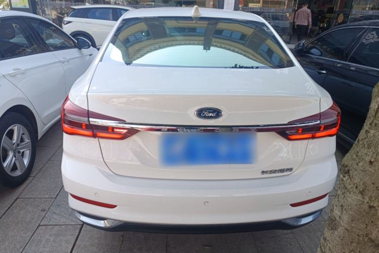 Used Ford Escort 2021 1.5L Automatic Diamond Edition
