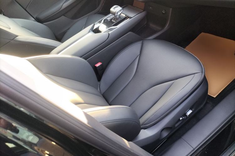 Used Hongqi E-QM5 2022 431 km Charge & Enjoy Edition