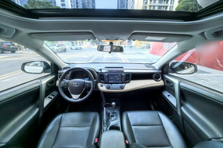 Used Toyota RAV4 2016 2.0L CVT Two-Wheel Drive Fashion Edition China V Standard
