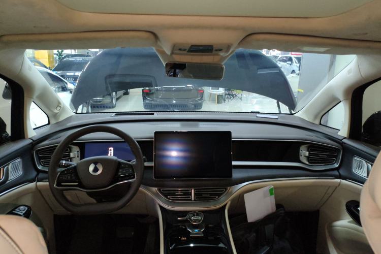 Used Denza D9 2024 DM-i 980 Four-Wheel Drive Flagship Model
