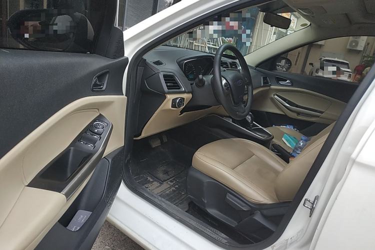 Used Ford Escort 2015 1.5L Automatic Fashion Model
