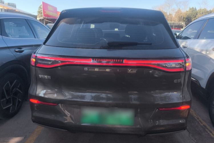 Used  E5 2024 440km Launch Edition