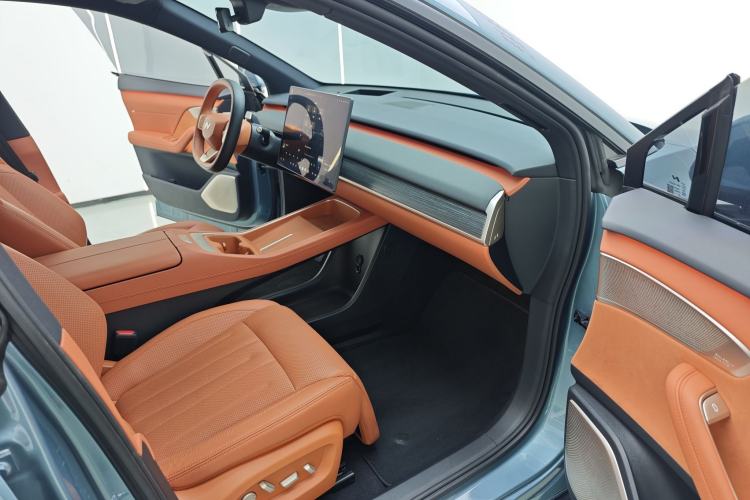 Used ONVO L60 2024 60 kWh All-Wheel Drive