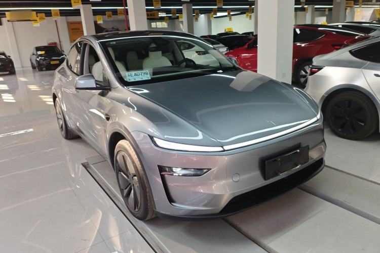 Used Tesla Model Y 2025 Rear-Wheel Drive First Edition