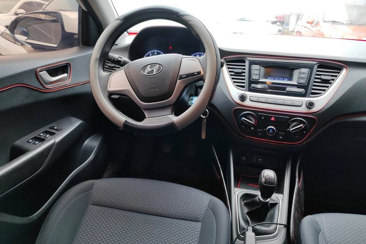 Used Hyundai Verna 2016 1.4L Manual Cool Edition GLS
