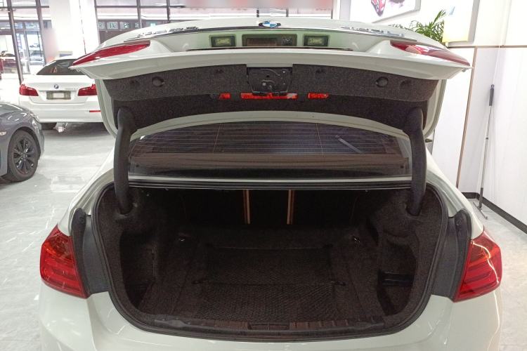 Used BMW 3 Series 2015 320Li Luxury Design Package
