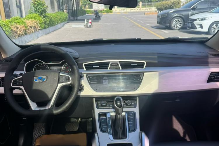 Used Geely Auto Emgrand X7 Sport 2018 1.8TD Automatic Two-Wheel Drive Zhiya Model
