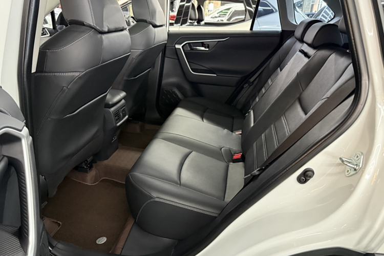 Used Toyota RAV4 2023 2.0L CVT Two-Wheel Drive Fashion Plus Edition
