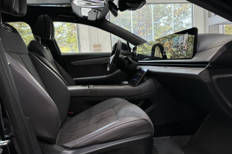 Used VOYAH PASSION 2024 PHEV Four-Wheel Drive Ultra-Long Range Executive Edition