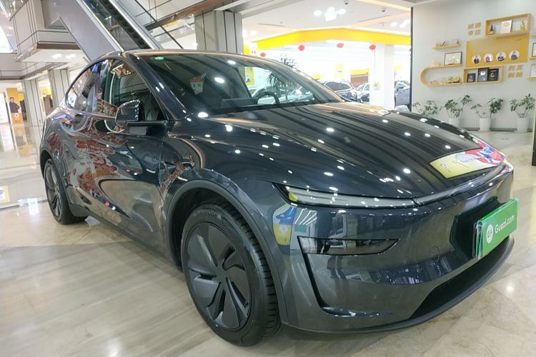 Used Tesla Model Y 2025 Long-Range All-Wheel-Drive Version