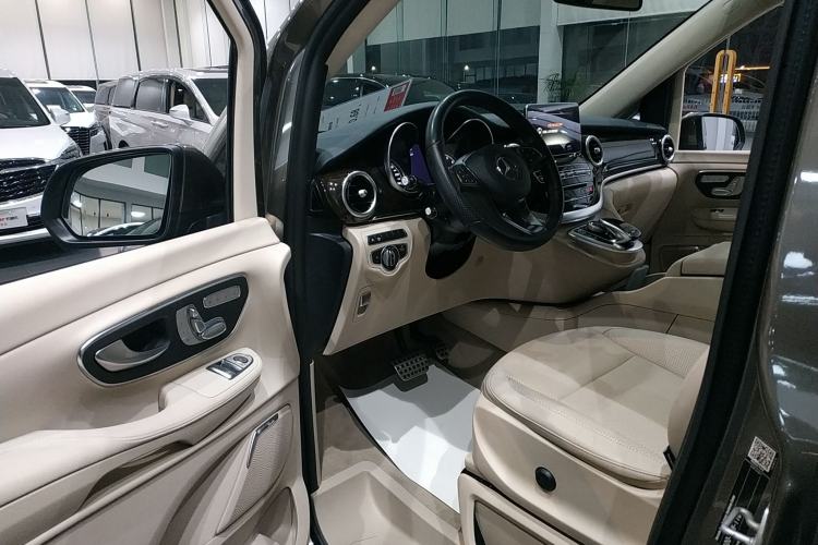 Used Mercedes-Benz V-Class 2017 V 260 Prestige Edition
