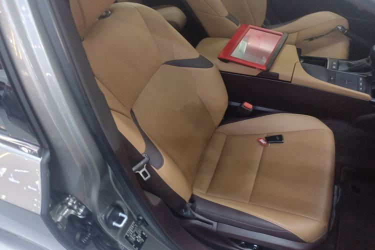 Used Lexus ES 2020 300h Premier Edition
