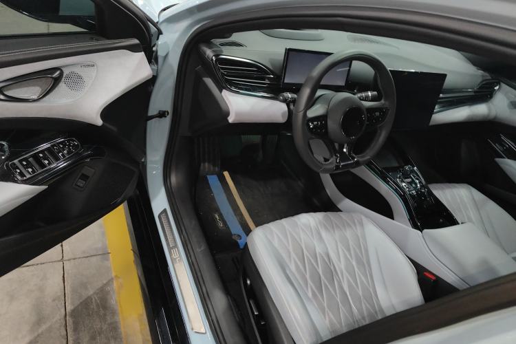 Used BYD Seal 2022 700 km Long-Range Rear-Wheel-Drive Version