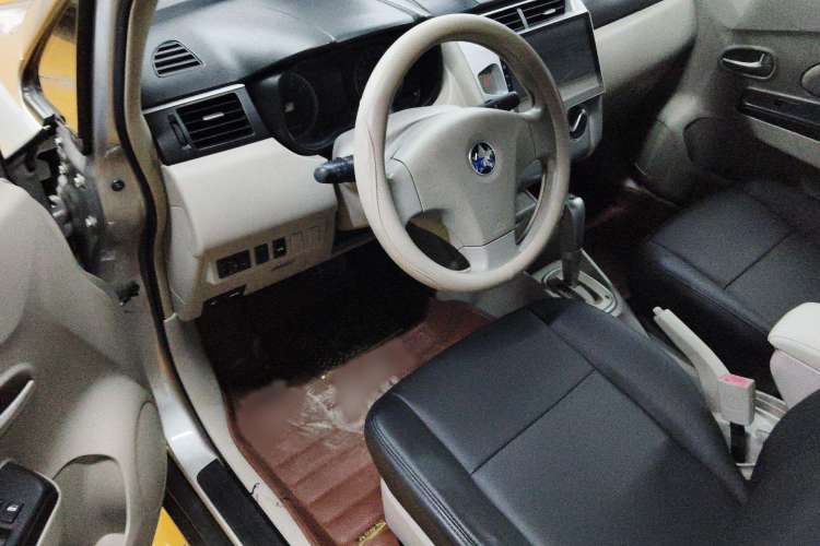 Used Venucia D50 2015 1.6L Automatic Fashion Edition
