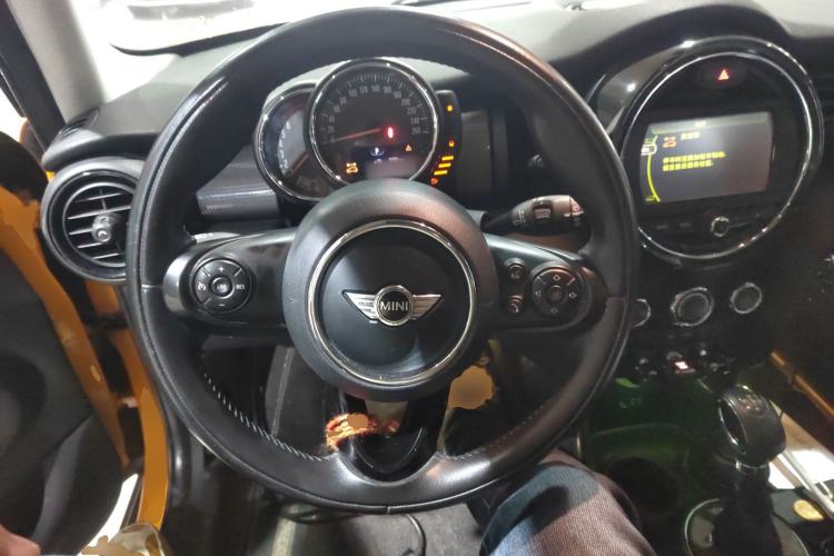 Used  MINI 2015 1.5T COOPER Fun Five-Door Edition