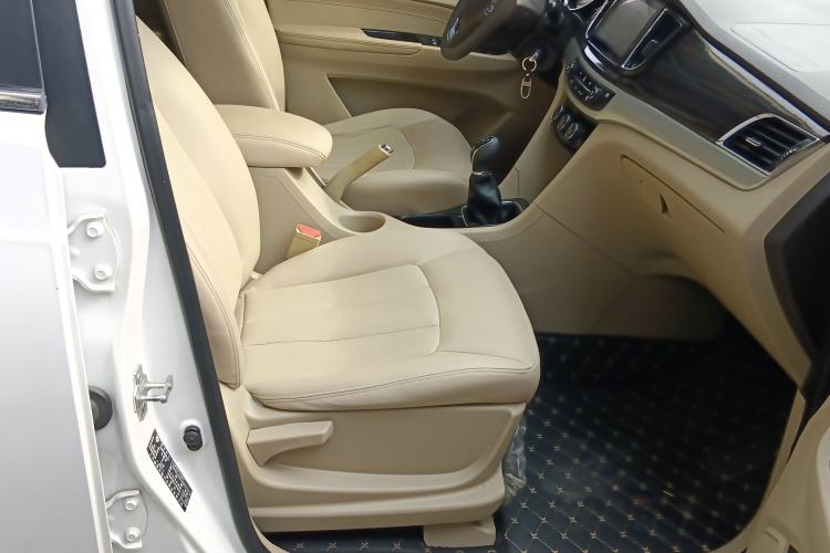 Used Baojun 730 2016 1.5L Manual Comfort Version 7 Seats China V Emission Standard
