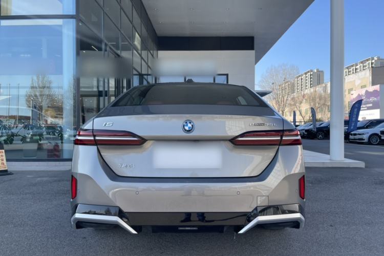 Used BMW i5 2024 eDrive 35L M Sport Package
