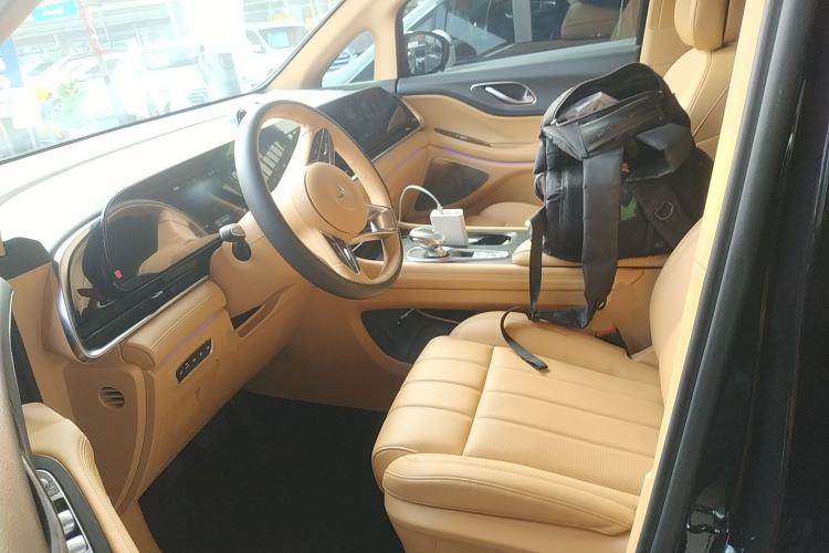 Used VOYAH Dream 2024 PHEV Extended-Range Premium Edition
