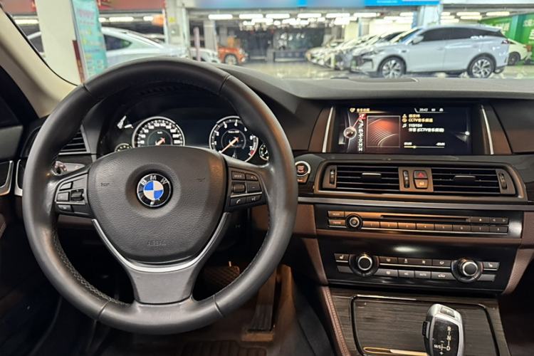 Used BMW 5 Series 2014 525Li Luxury Design Package
