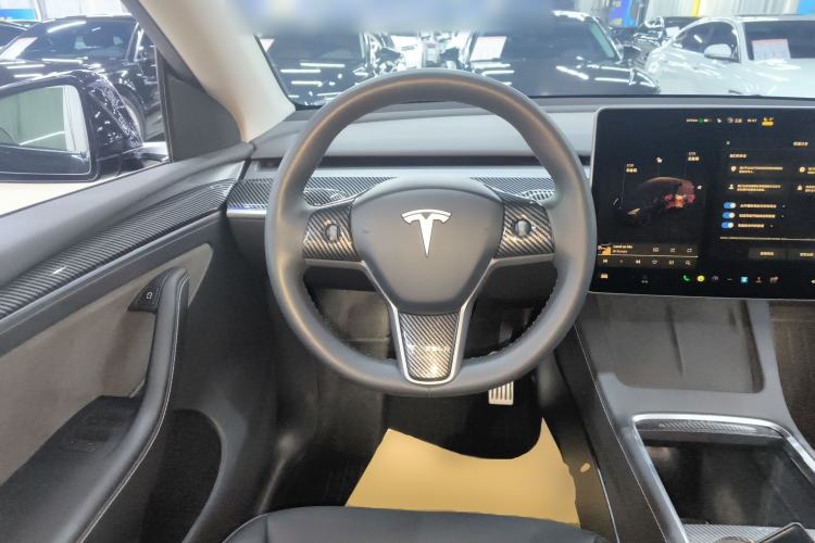 Used Tesla Model Y 2023 Long-Range All-Wheel-Drive Version