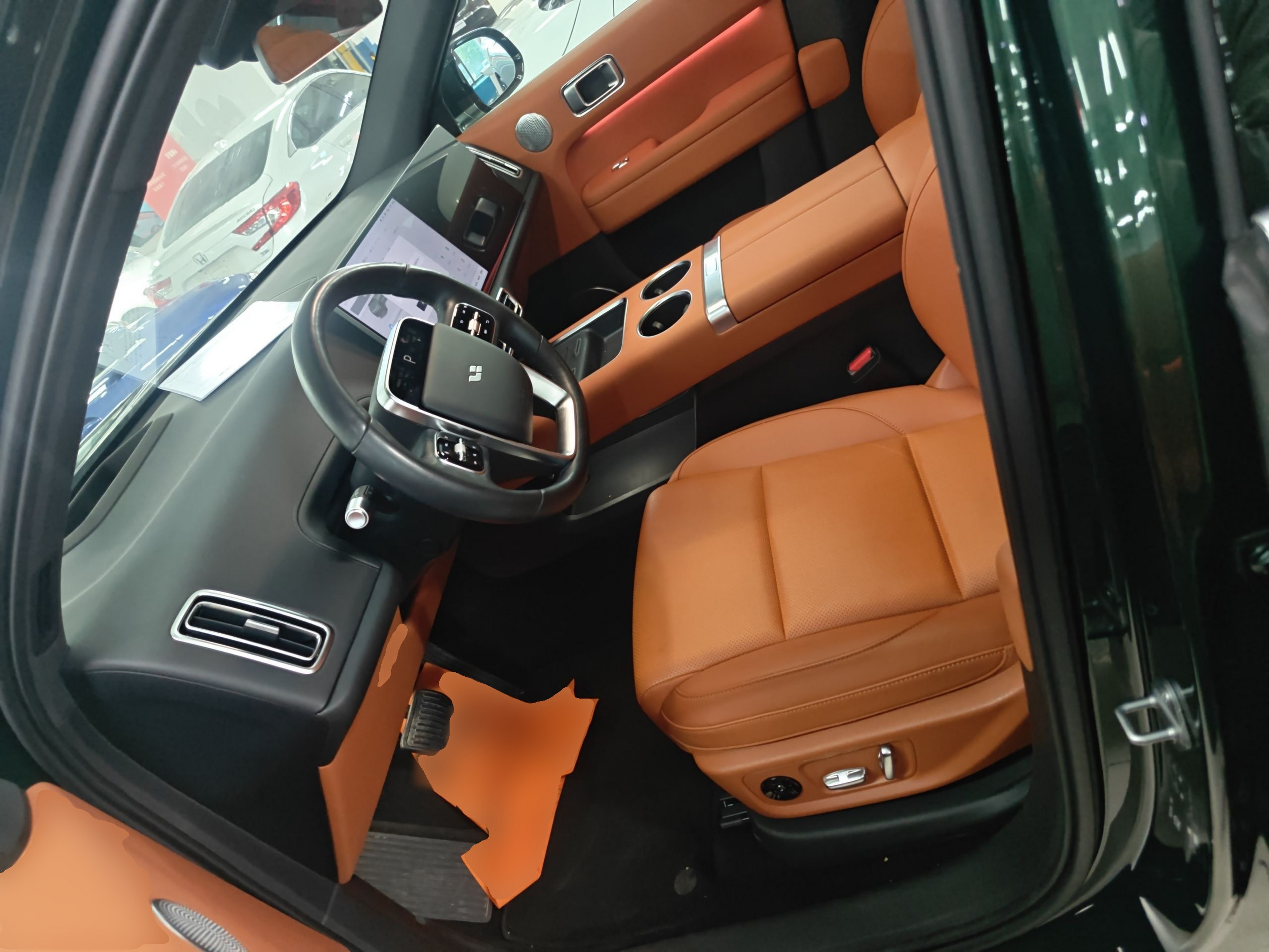 Переднее сиденье в автомобиле