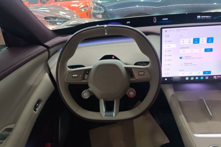 Used  YU7 2025 Ultra-Long Range All-Wheel Drive Pro Version
