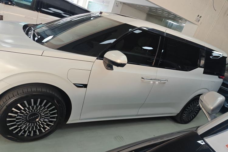 Used Zeekr 009 2024 Six-Seat Executive Version 4WD 108 kWh