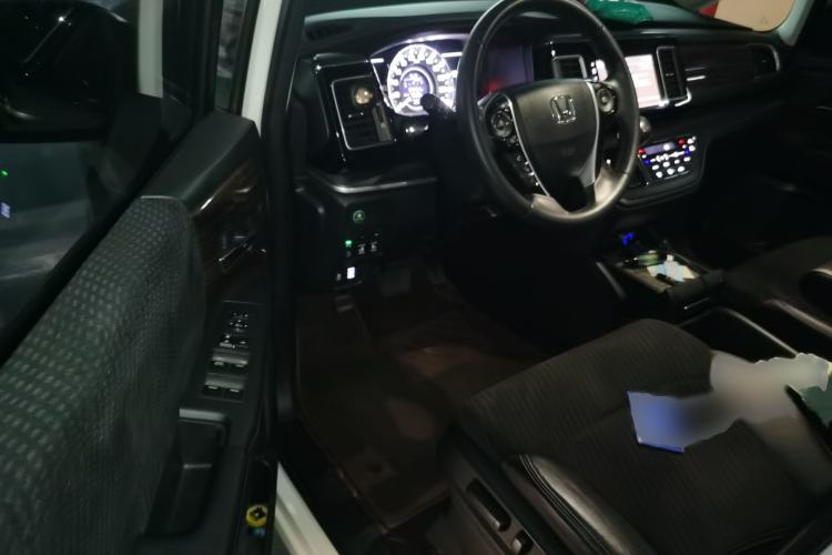 Used Honda Elysion 2016 2.4L Comfort Edition
