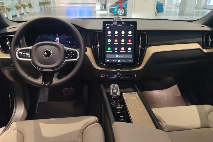 Used Volvo XC60 2026 B5 4x4 SmartDrive Sport Edition
