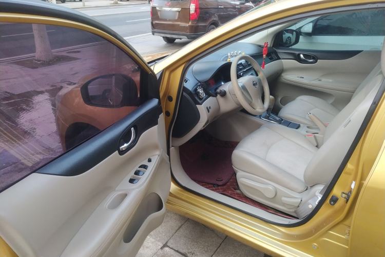 Used Nissan Tiida 2011 1.6L CVT Smart Version
