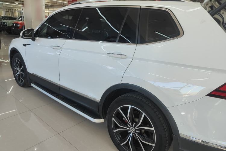 Used Volkswagen Tiguan L 2019 330TSI Automatic Two-Wheel Drive Smart Luxury Version China VI Standard