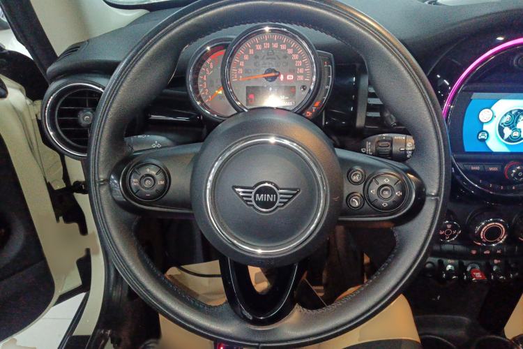 Used  MINI 2019 1.5T ONE PLUS
