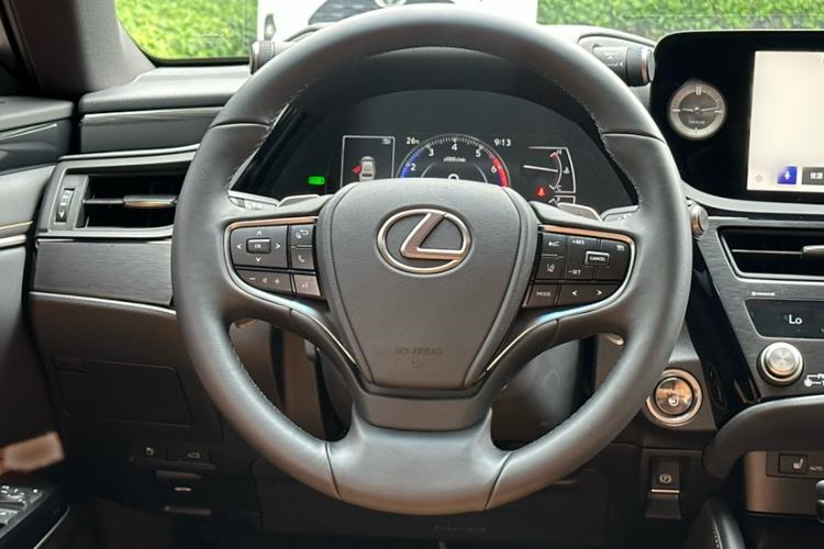 Used Lexus ES 2022 300h Excellence Edition
