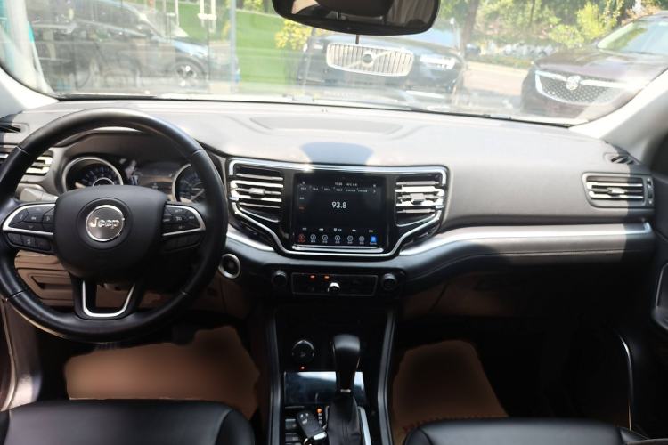 Used  Grand Commander 2018 2.0T Four-Wheel Drive Enjoyment Edition China VI
