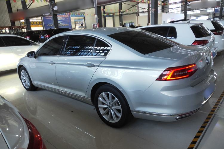 Used Volkswagen Magotan 2019 330TSI DSG Leading Edition China V Standard
