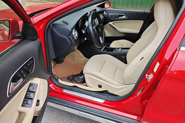 Used Mercedes-Benz GLA 2015 GLA 220 4MATIC Luxury Model
