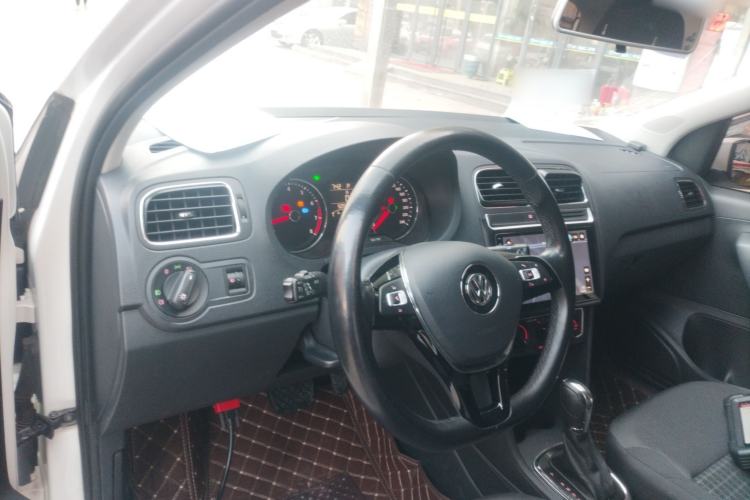 Used Volkswagen Polo 2016 1.6L Automatic Comfort Model
