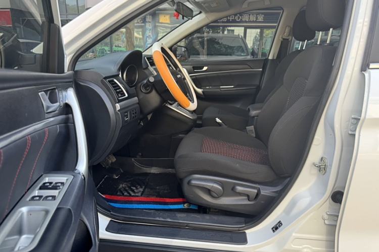 Used Haval M6 2019 1.5T DCT Two-Wheel Drive Urban Version China VI Standard
