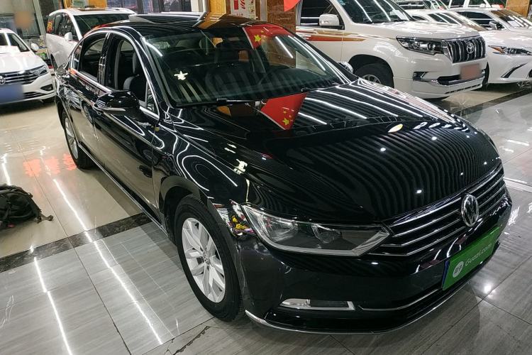 Used Volkswagen Magotan 2017 280TSI DSG Comfort Model
