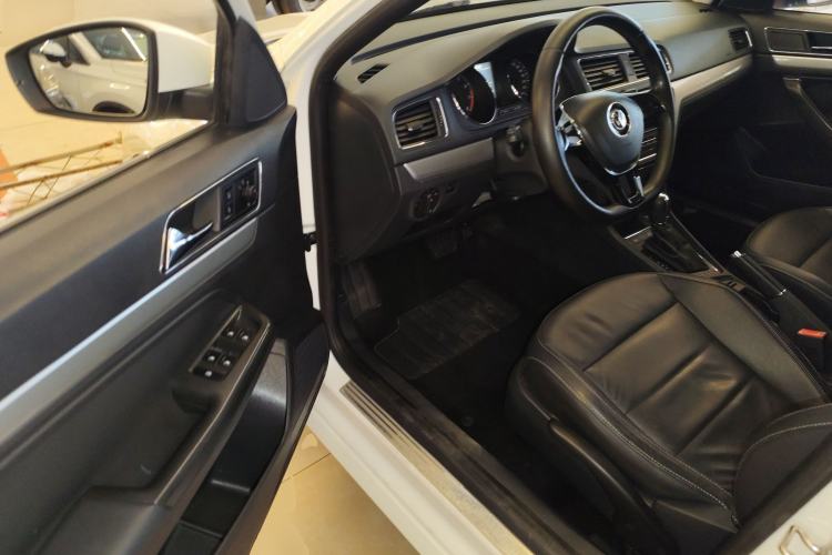 Used Volkswagen Gran Lavida 2015 1.6L Automatic Comfort Edition